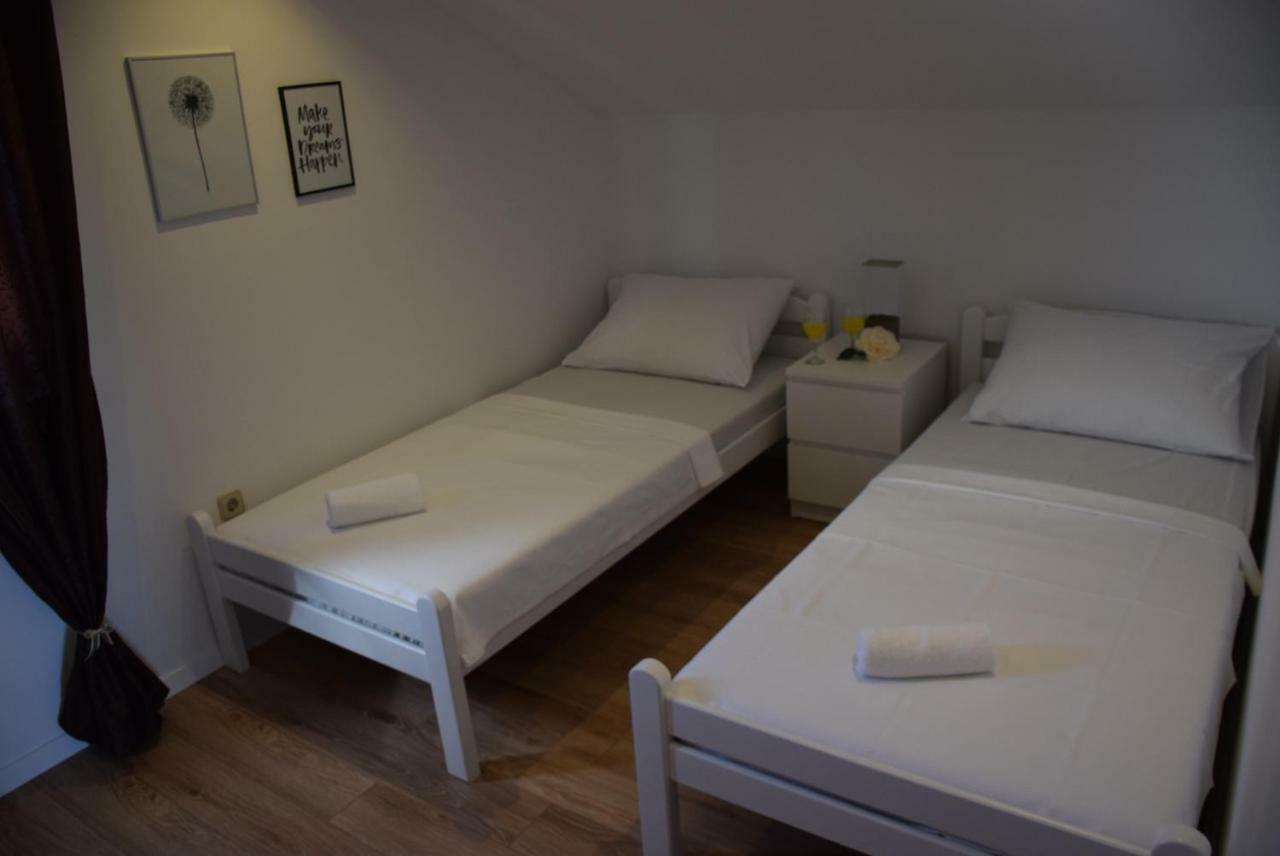 Apartments Zelic Vodice Luaran gambar
